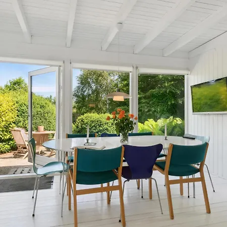 3 Bedroom Gorgeous In Holiday home *