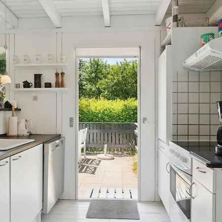 3 Bedroom Gorgeous In Dronningmolle
